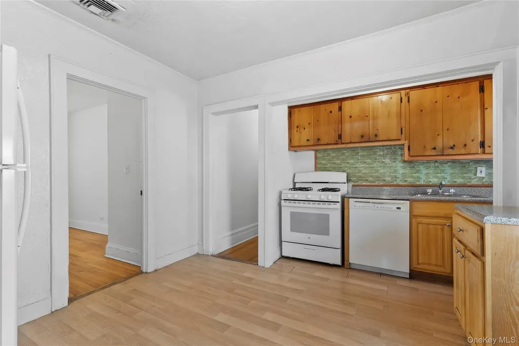 264 Laurelton Boulevard Long Beach NY 11561
