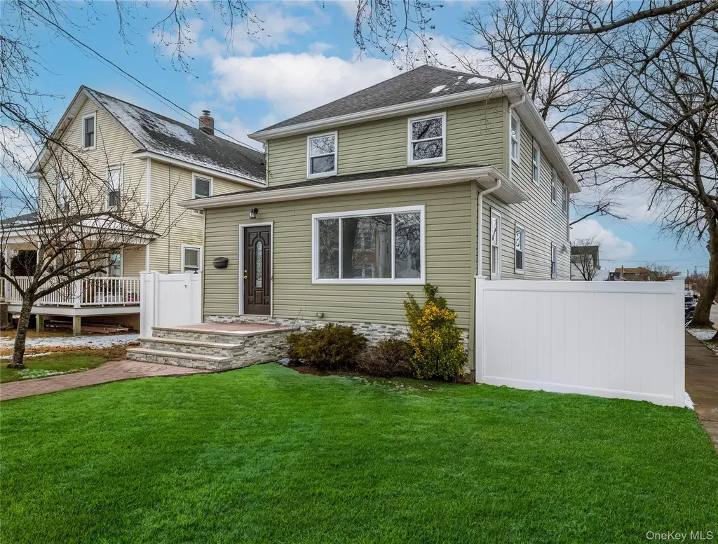 2962 Grand Avenue Baldwin NY 11510