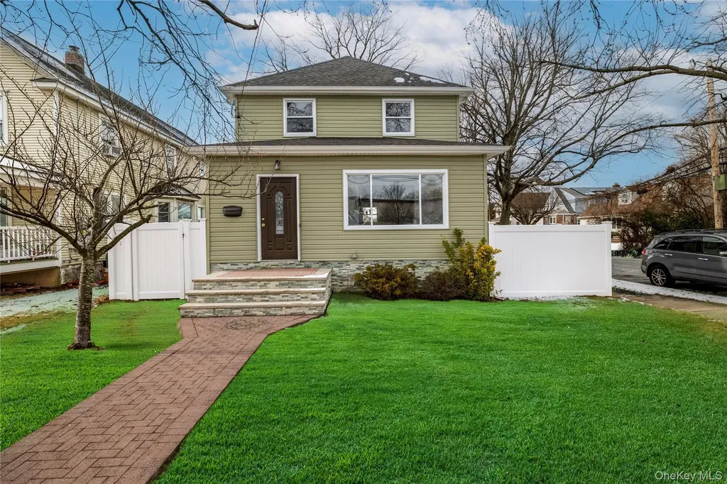 2962 Grand Avenue Baldwin NY 11510