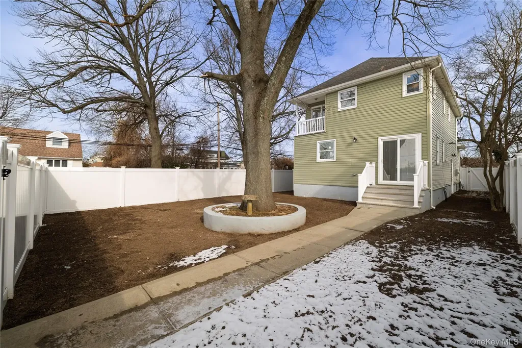 2962 Grand Avenue Baldwin NY 11510