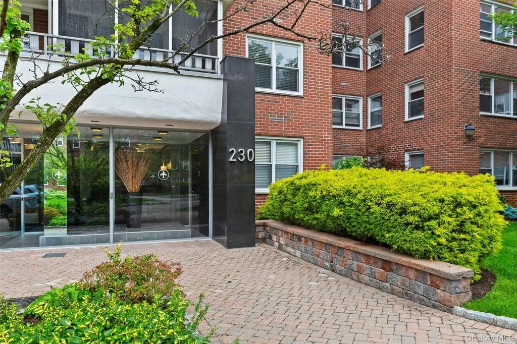 230 Garth Road Scarsdale NY 10583
