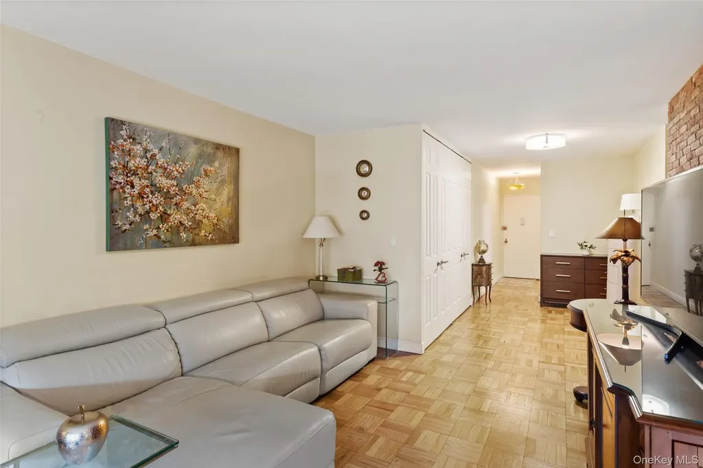 230 Garth Road Scarsdale NY 10583