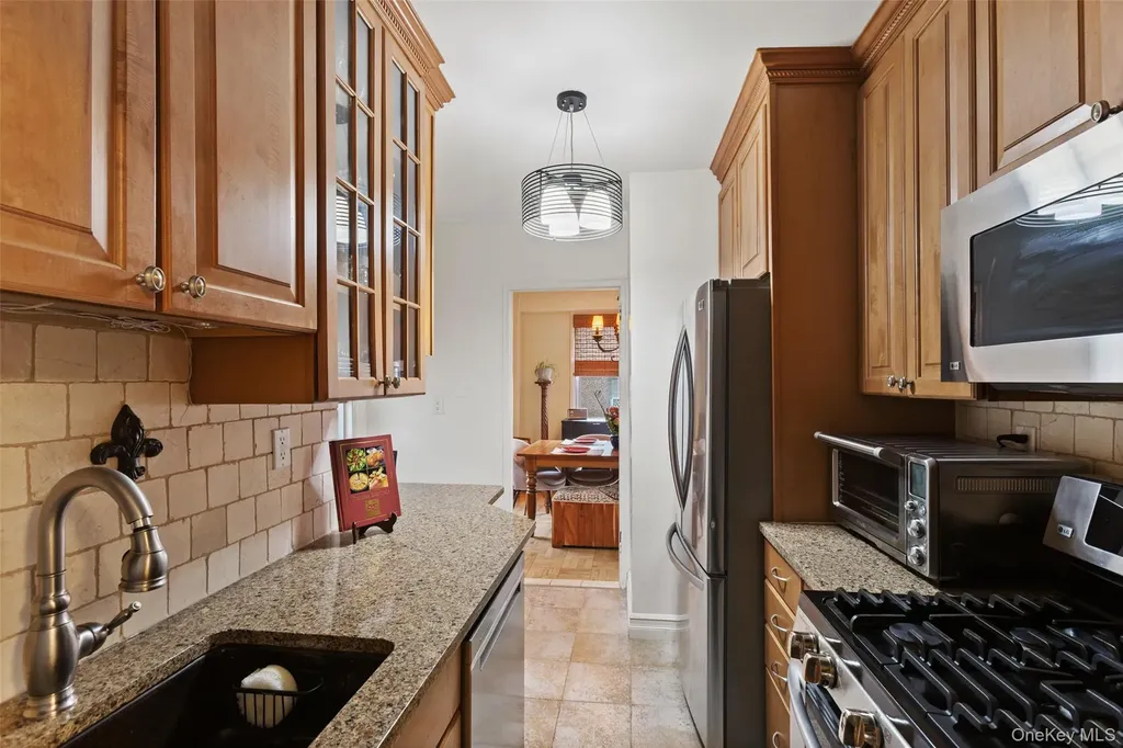 230 Garth Road Scarsdale NY 10583