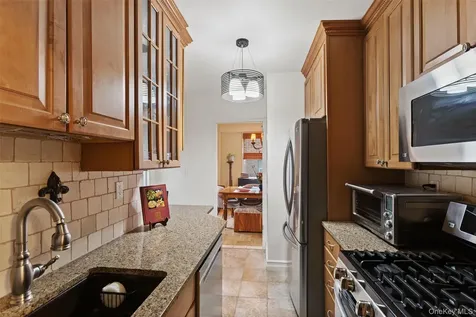 230 Garth Road Scarsdale NY 10583