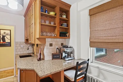 230 Garth Road Scarsdale NY 10583