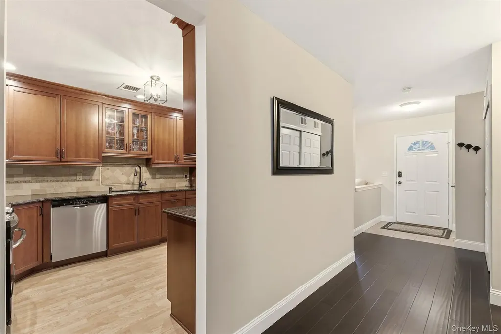 11 Indian Trace Kings Park NY 11754