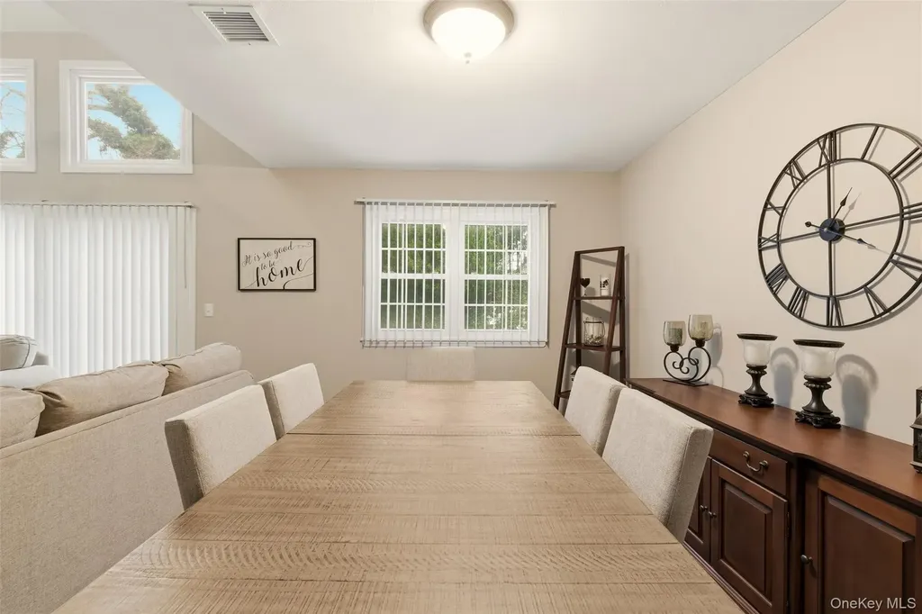 11 Indian Trace Kings Park NY 11754