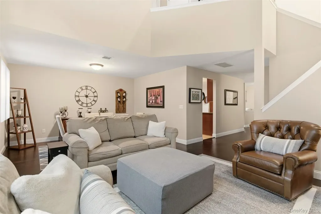 11 Indian Trace Kings Park NY 11754