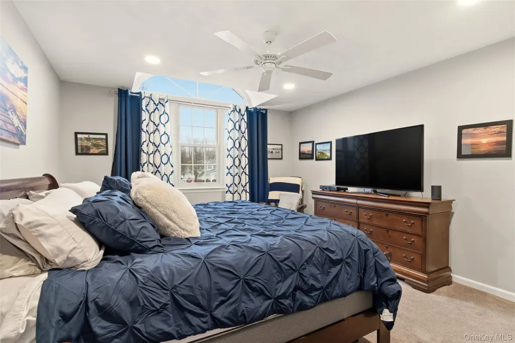 11 Indian Trace Kings Park NY 11754
