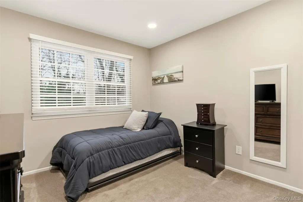 11 Indian Trace Kings Park NY 11754