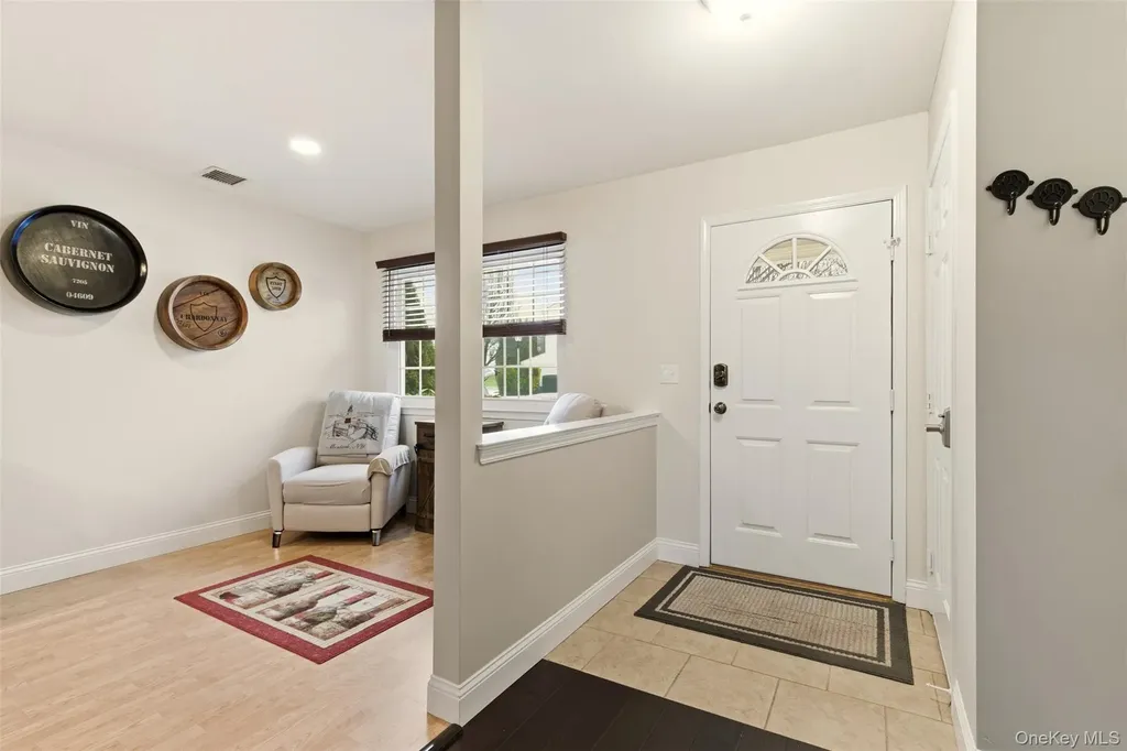 11 Indian Trace Kings Park NY 11754