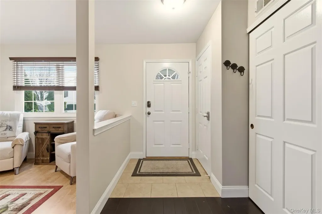 11 Indian Trace Kings Park NY 11754