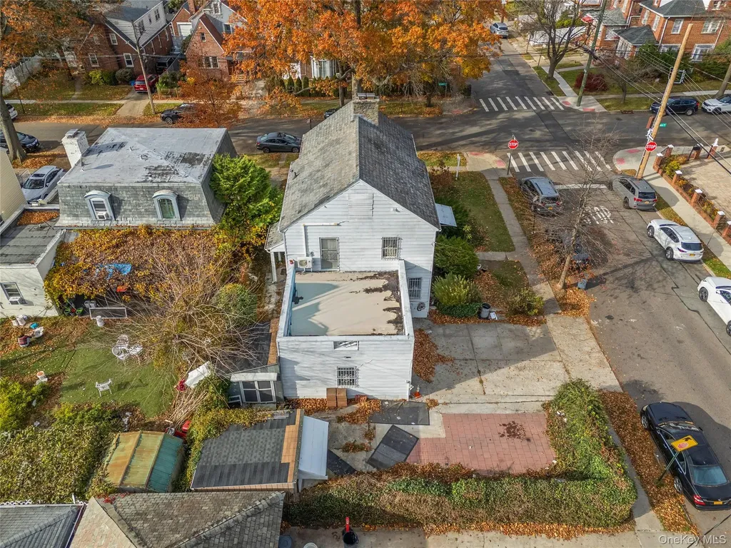52-06 Bowne Street Flushing NY 11355