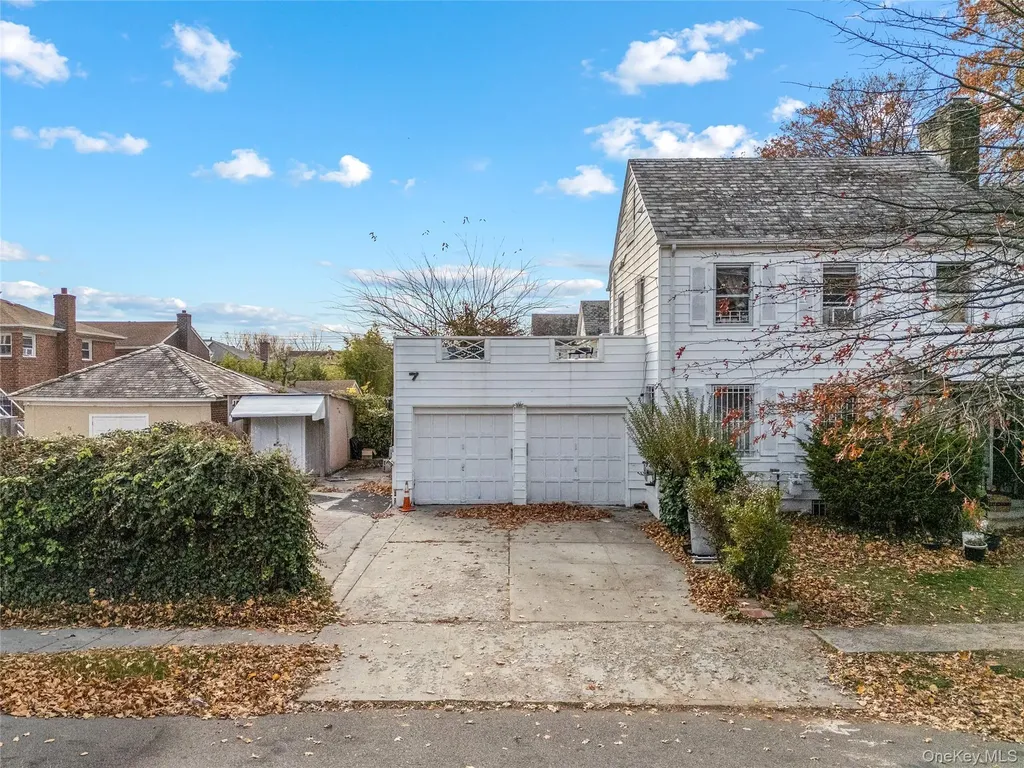 52-06 Bowne Street Flushing NY 11355