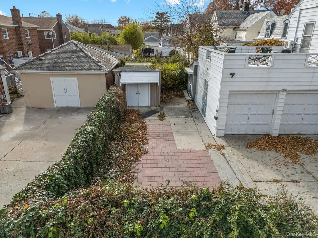 52-06 Bowne Street Flushing NY 11355