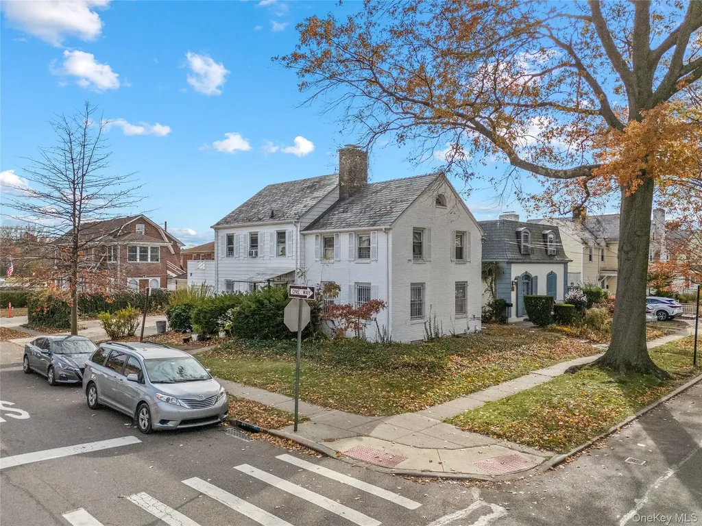 52-06 Bowne Street Flushing NY 11355