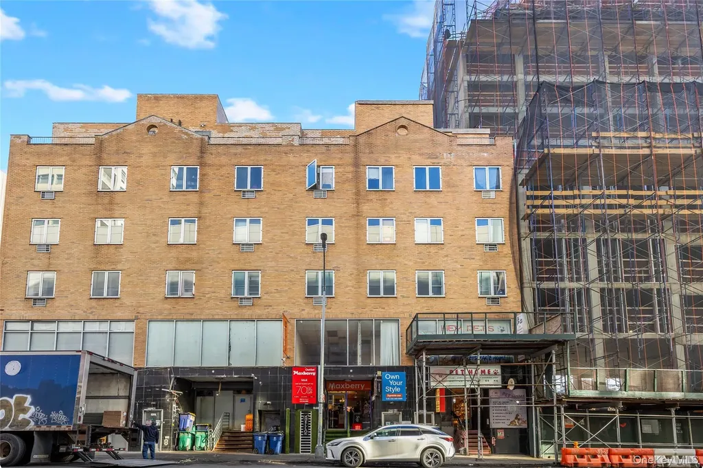 131-44 40th Road Flushing NY 11354