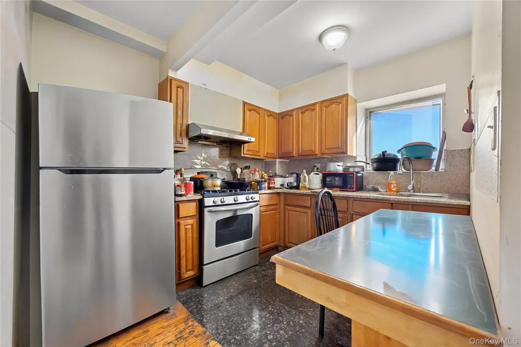 131-44 40th Road Flushing NY 11354