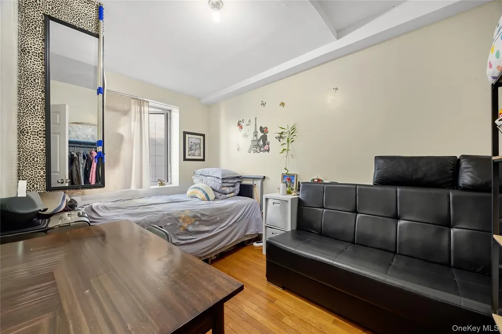 131-44 40th Road Flushing NY 11354