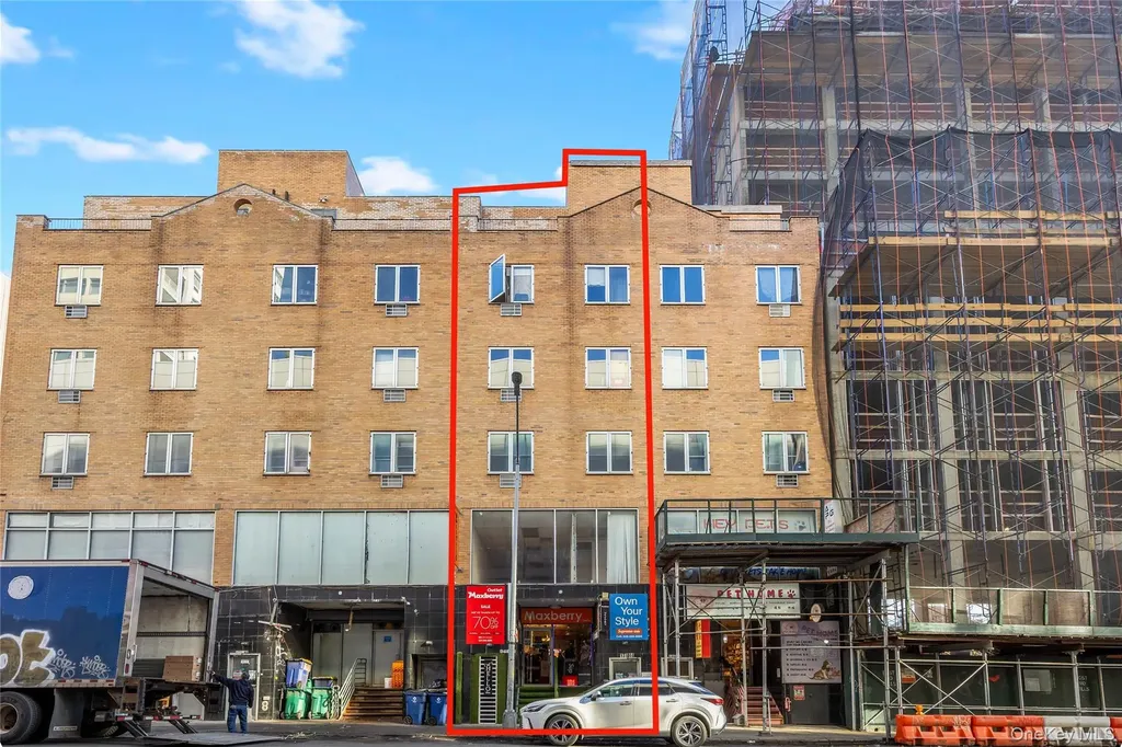 131-44 40th Road Flushing NY 11354