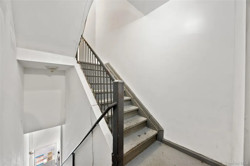 131-44 40th Road Flushing NY 11354
