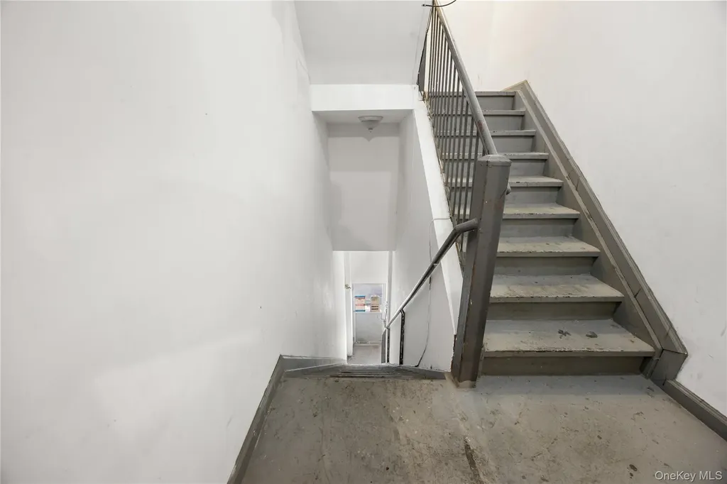 131-44 40th Road Flushing NY 11354