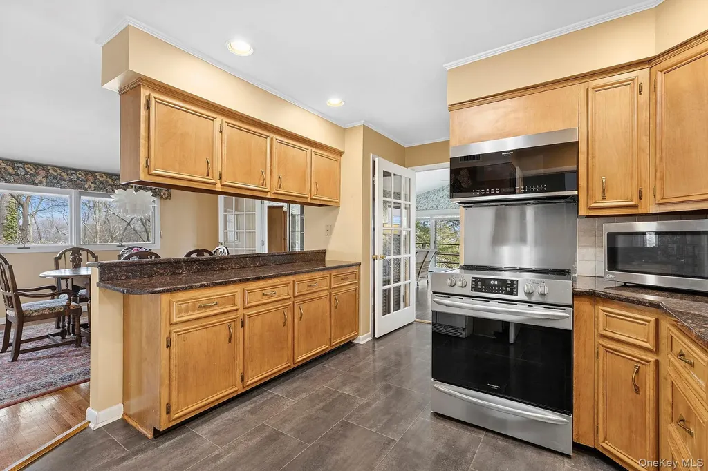 41 Spring Hollow Road Centerport NY 11721