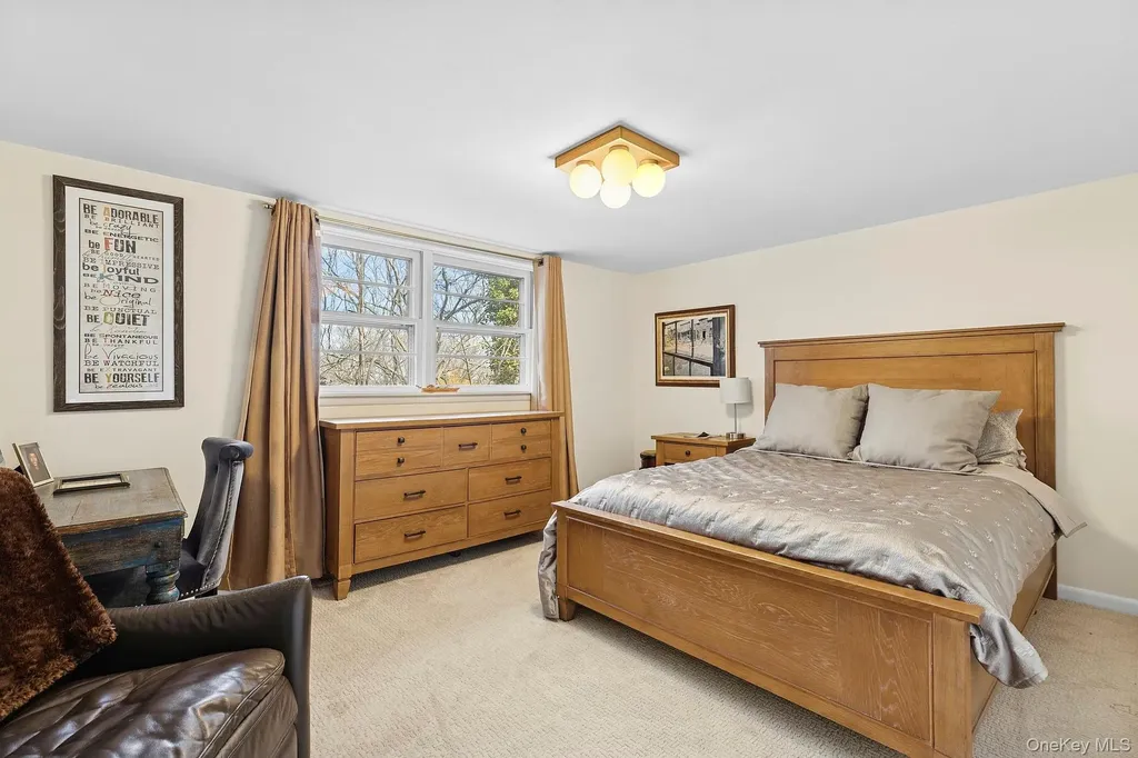 41 Spring Hollow Road Centerport NY 11721
