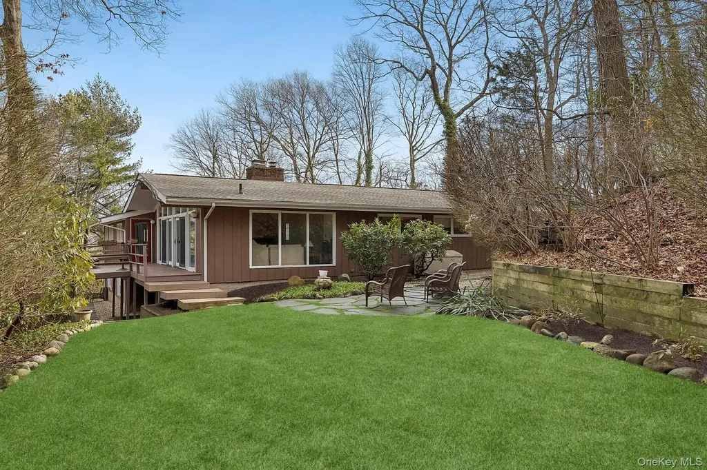 41 Spring Hollow Road Centerport NY 11721