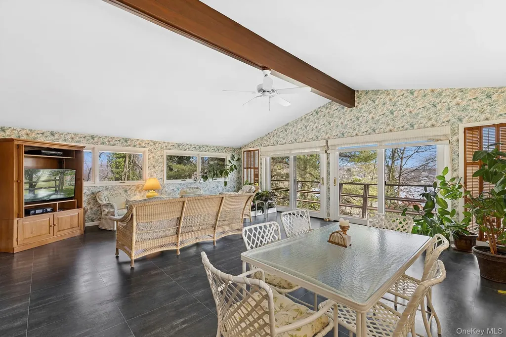 41 Spring Hollow Road Centerport NY 11721