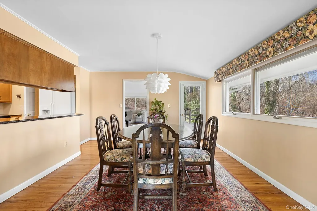 41 Spring Hollow Road Centerport NY 11721