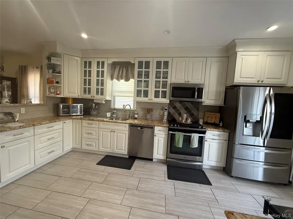7843 84th Street Glendale NY 11385