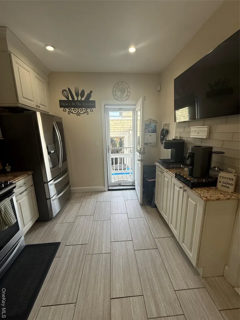 7843 84th Street Glendale NY 11385