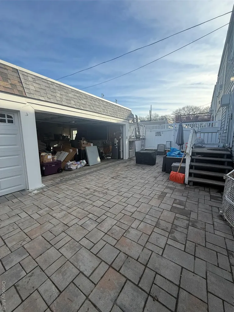 7843 84th Street Glendale NY 11385
