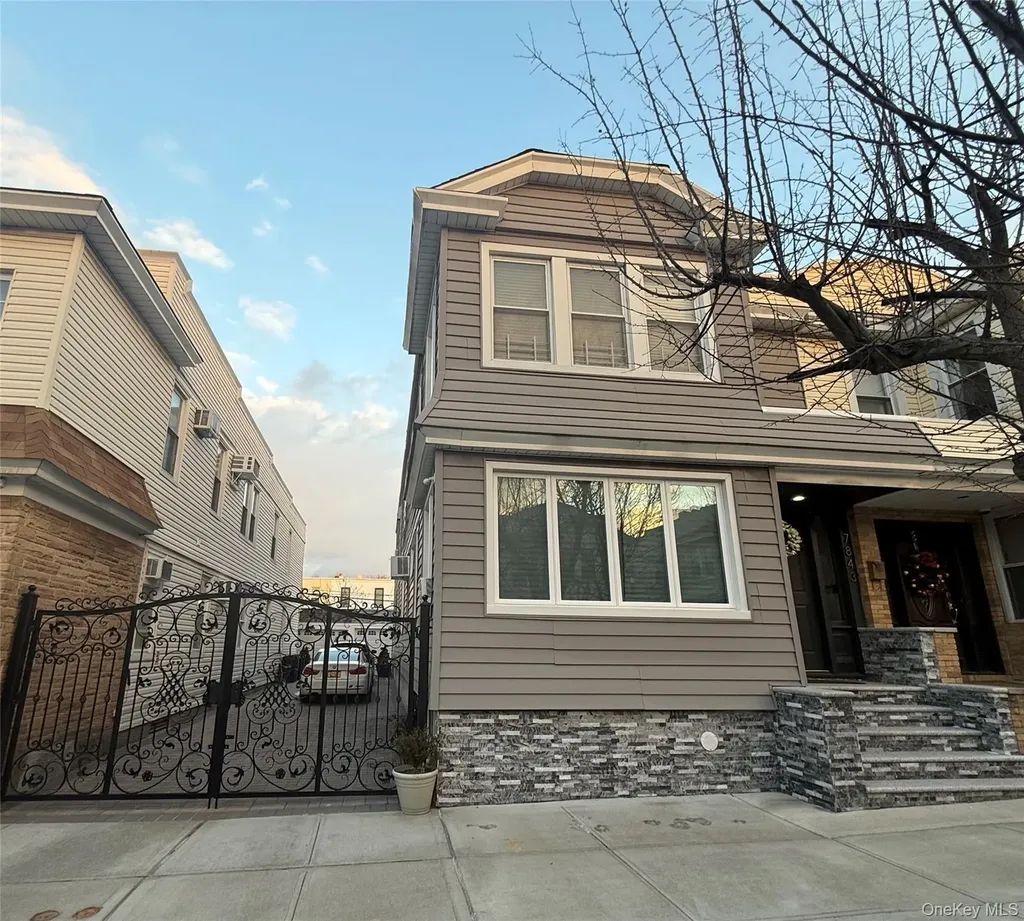 7843 84th Street Glendale NY 11385