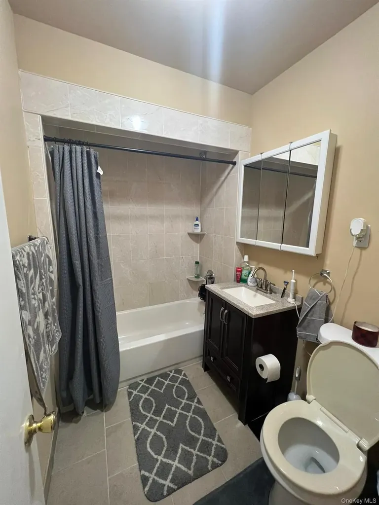 7843 84th Street Glendale NY 11385