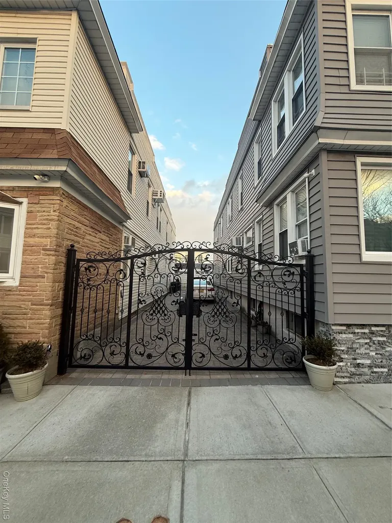 7843 84th Street Glendale NY 11385