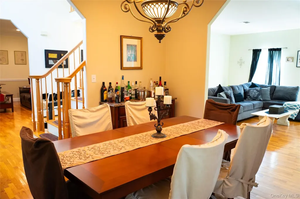 7 Victorian Court Milton NY 12547