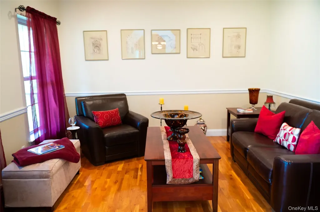 7 Victorian Court Milton NY 12547