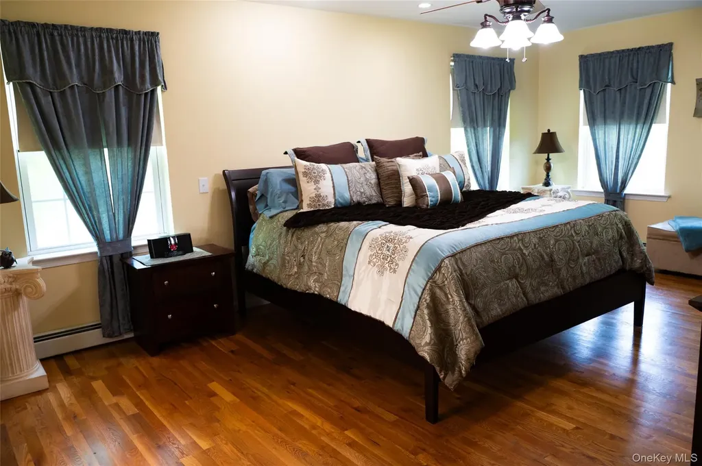 7 Victorian Court Milton NY 12547