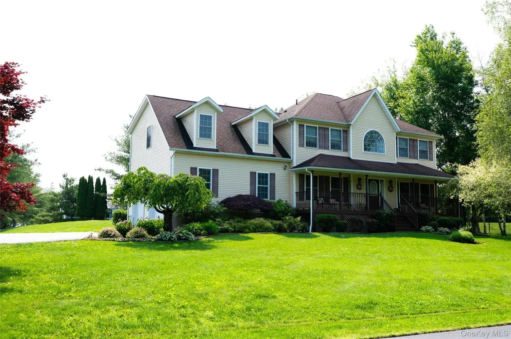 7 Victorian Court Milton NY 12547