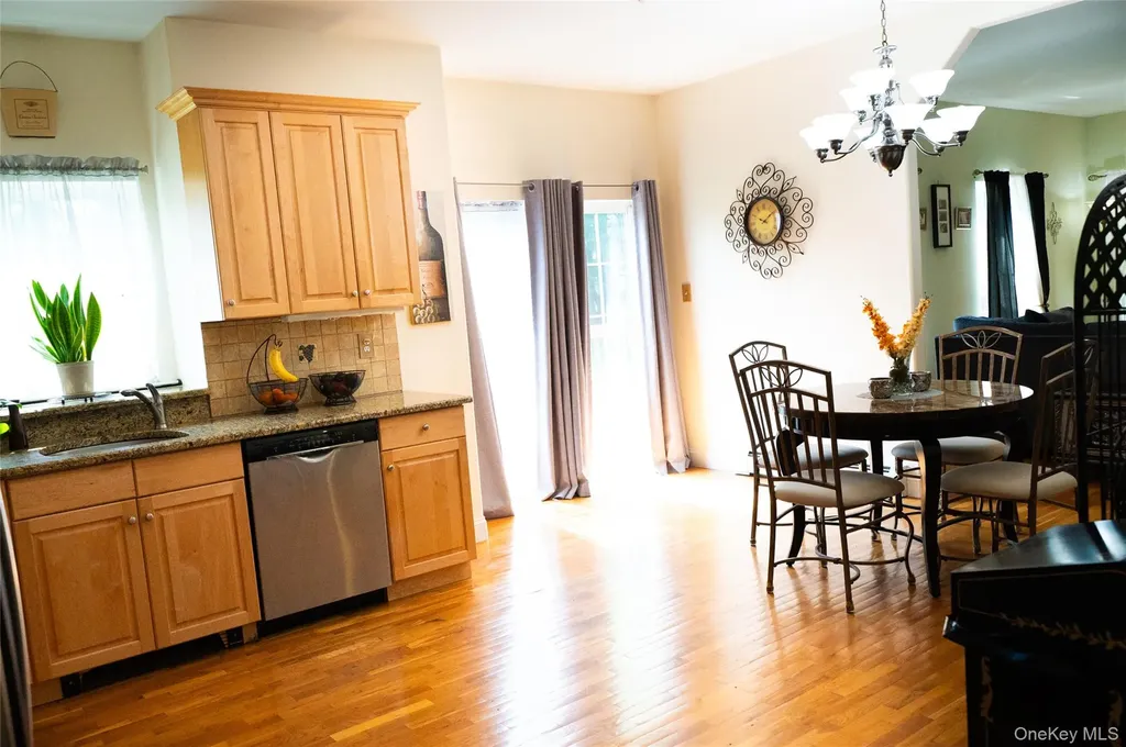 7 Victorian Court Milton NY 12547