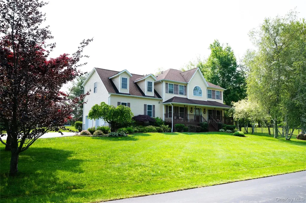 7 Victorian Court Milton NY 12547