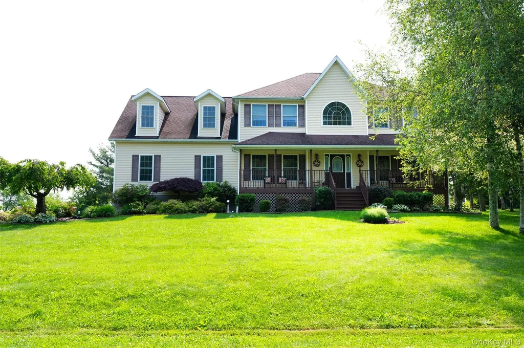 7 Victorian Court Milton NY 12547