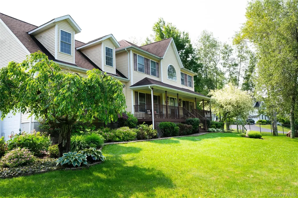 7 Victorian Court Milton NY 12547