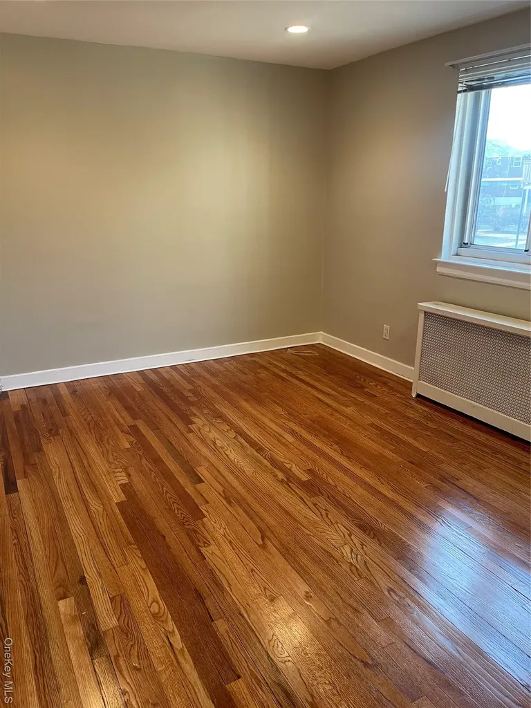 26007 Langston Glen Oaks NY 11004