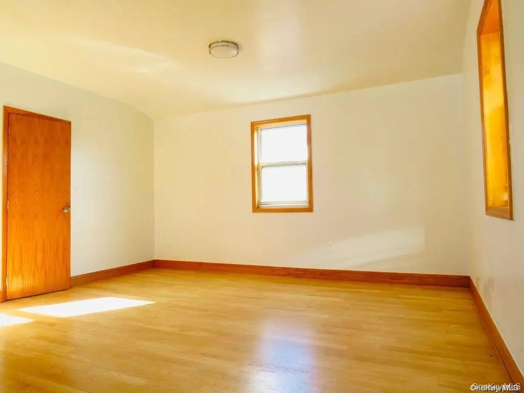43-44 195th Street Flushing NY 11358