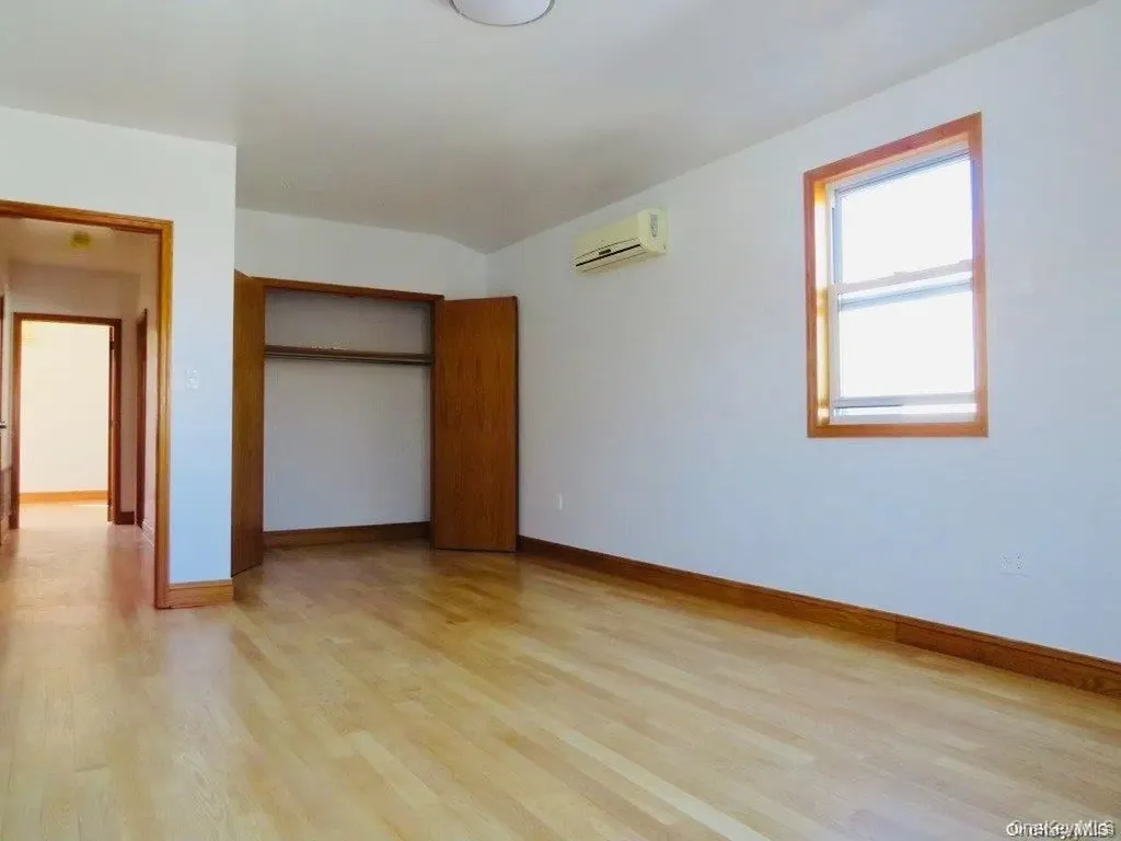 43-44 195th Street Flushing NY 11358