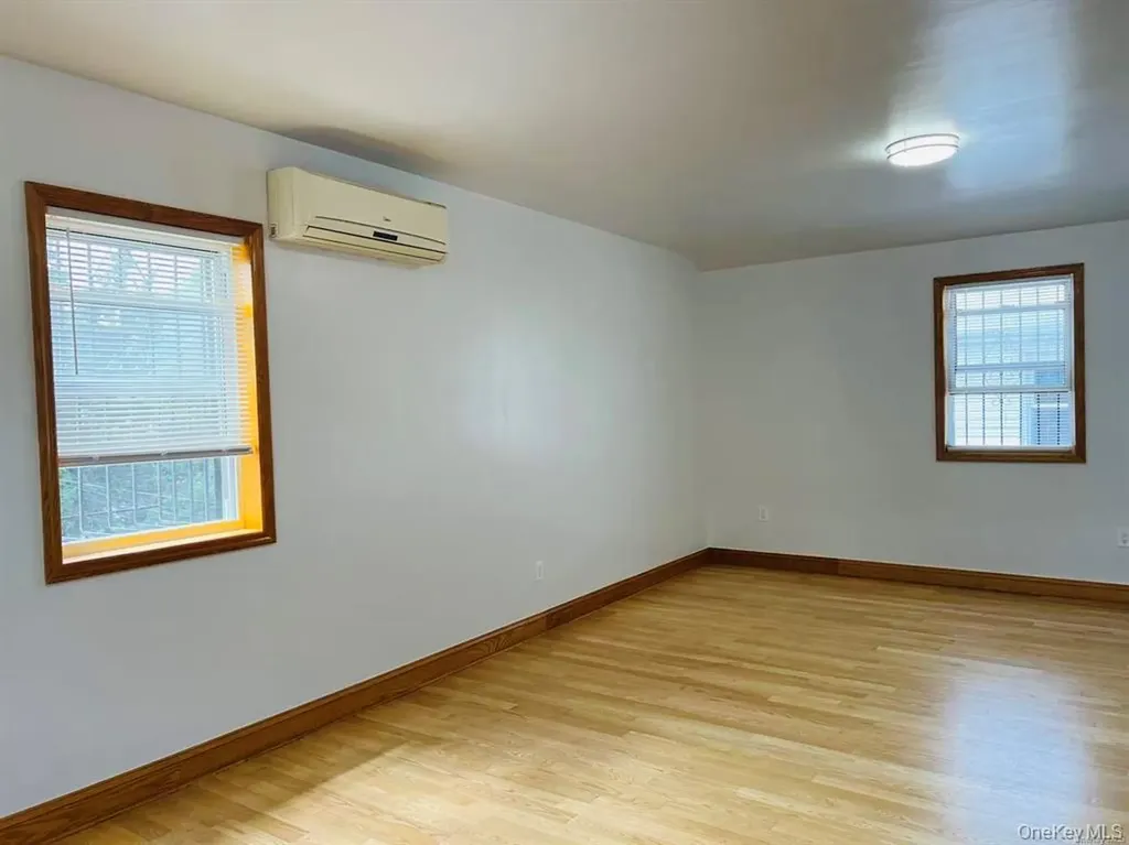 43-44 195th Street Flushing NY 11358
