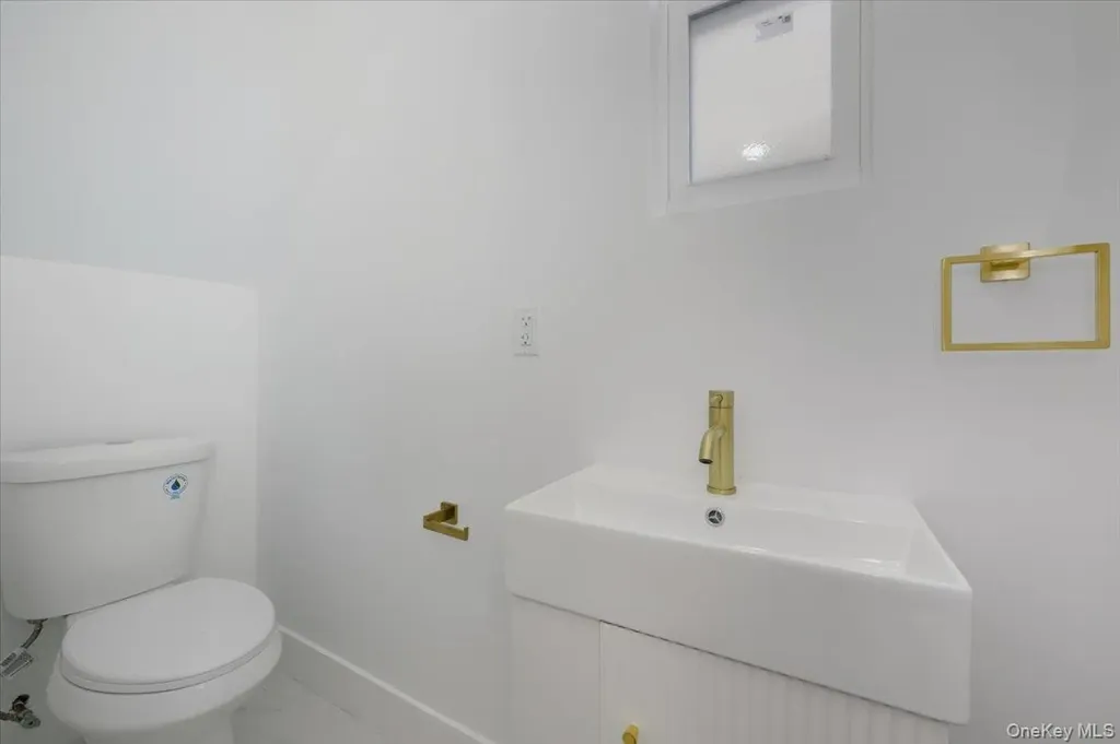 1833 Hone Avenue Bronx NY 10461